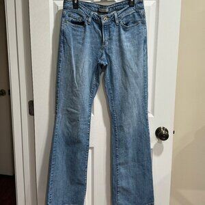 Mid-Rise Low-boot Cut Levis Jeans